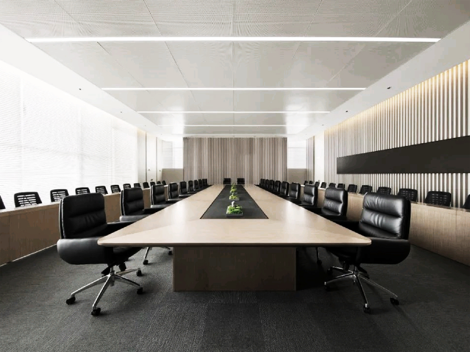 半山裝飾--如何選購會(huì)議室裝修配套家具(圖2) 會(huì)議室3.jpg