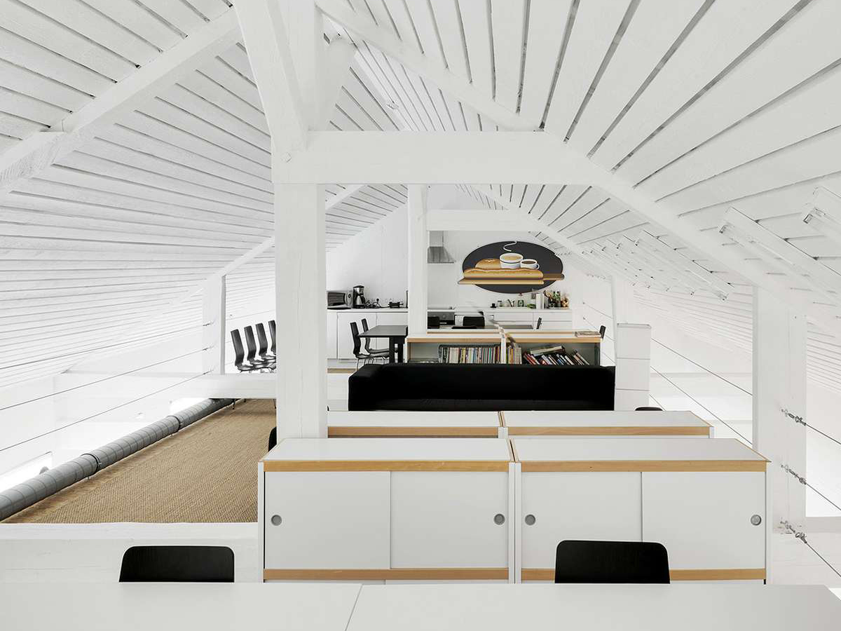 1600平方“斜坡頂面”辦公樓裝修設(shè)計(jì)項(xiàng)目(圖2) 國(guó)外辦公 (3) 副本.jpg