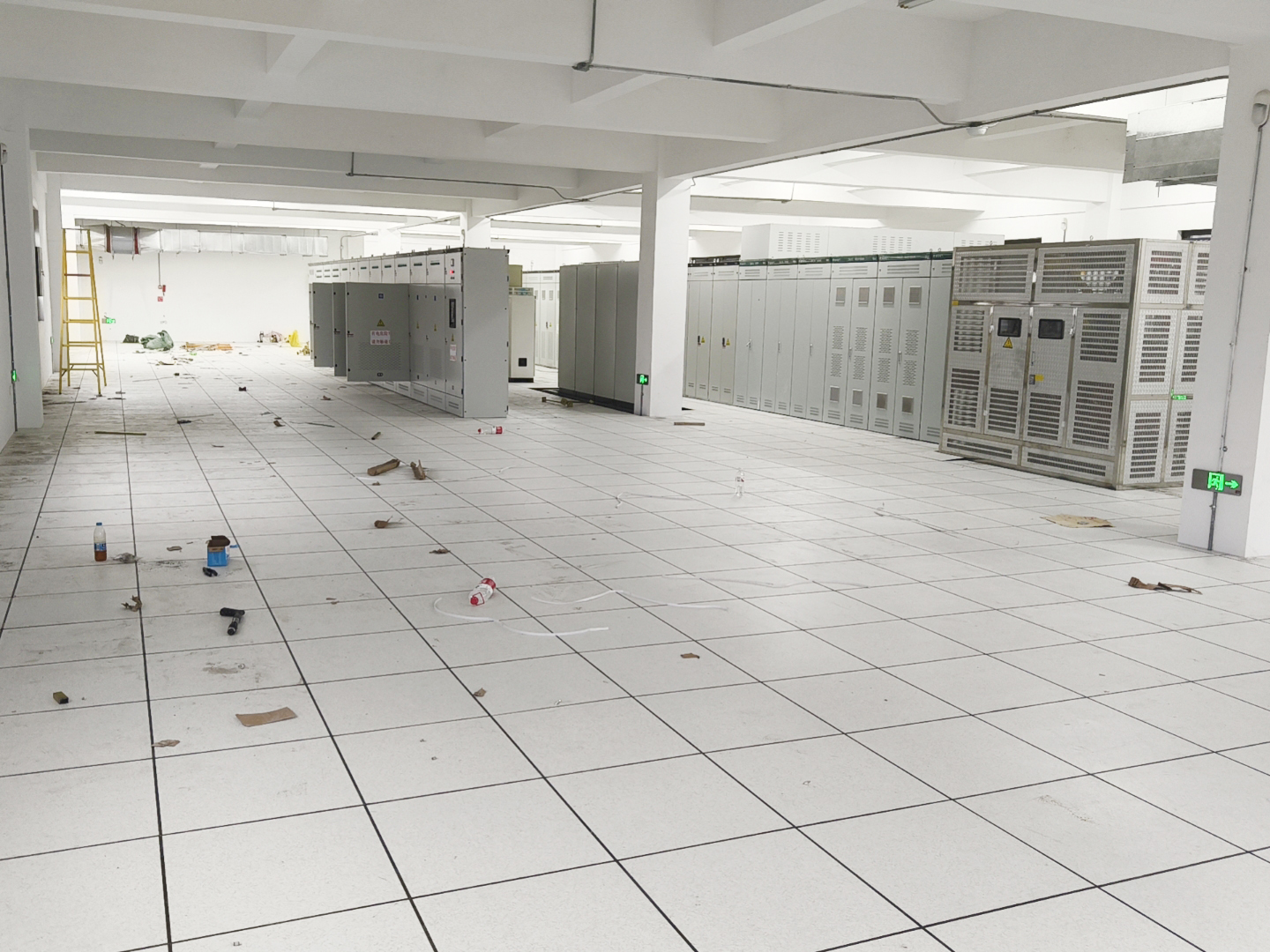 P配電房防靜電地板安裝 副本.jpg