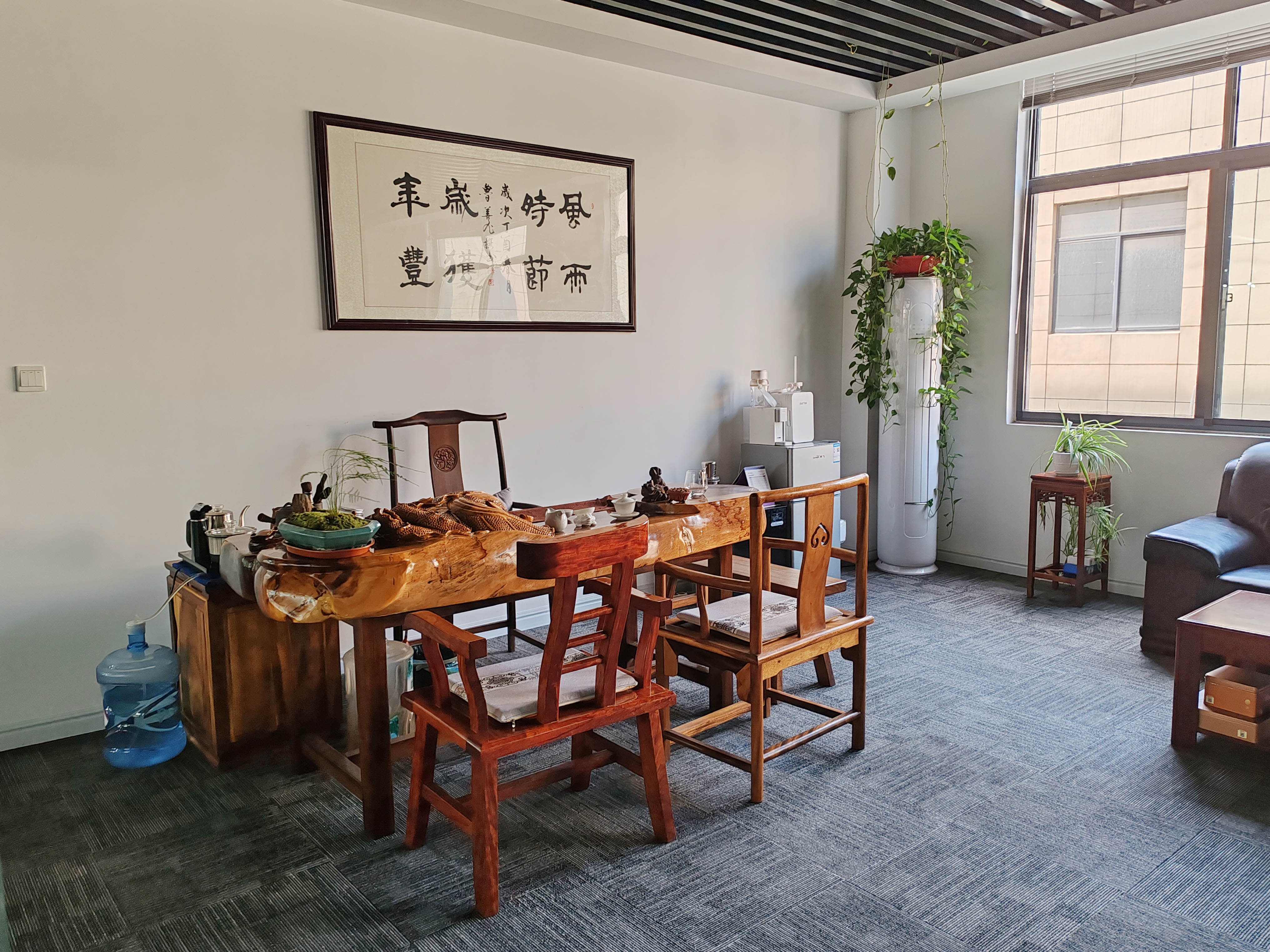 安徽武公警用裝備有限公司展廳及辦公室裝修設(shè)計(jì)案例(圖6) 5.jpg